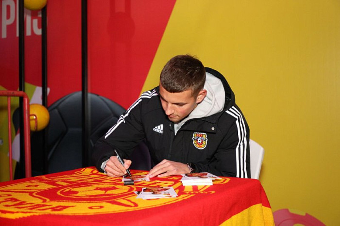 В Туле начался матч «Арсенала» и «Алании» – фото