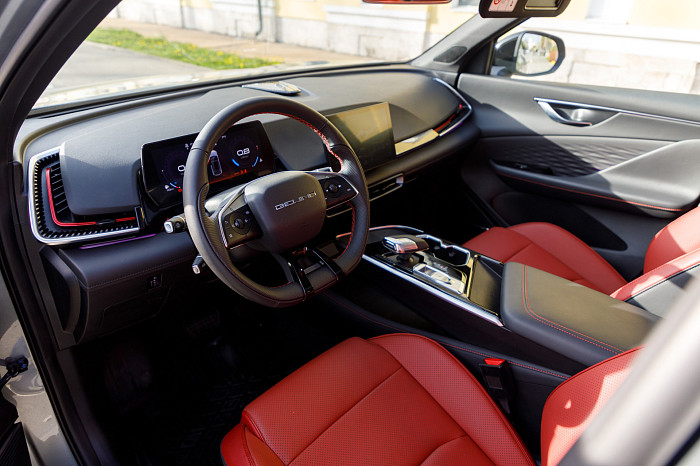 Финал второго сезона «Холостяк.FM»: Евгений Махиня встретился с победительницей проекта