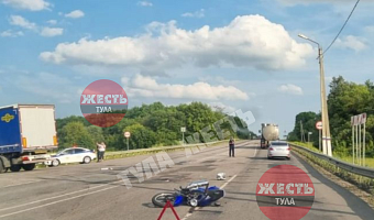 В Тепло-Огаревском районе двое подростков на мотоцикле врезались в фуру
