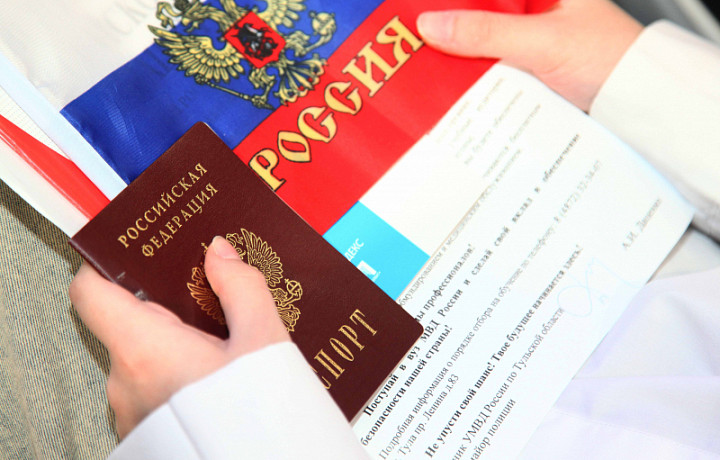 В музее обороны Тулы отличившимся в учебе школьникам вручили паспорта