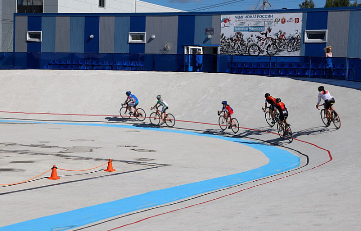 Глава тульской администрации осмотрел работу мини-велотрека в Заречье