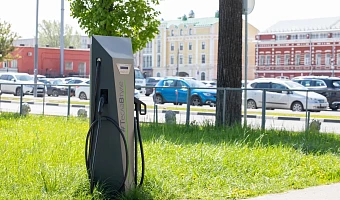 Эксперты рассказали, почему россияне не могут перейти на электромобили