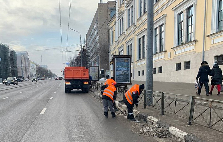 12 января на уборку Тулы вышли более 130 единиц техники и около 180 рабочих