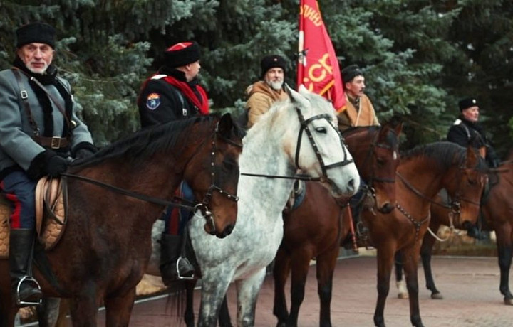 Шесть всадников приняли участие в конном походе от подмосковной Каширы в Тульскую область