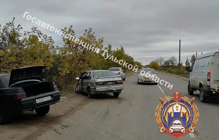 Водители «Ваз» и Volkswagen пострадали в ДТП на улице Смидовича в Ясногорске