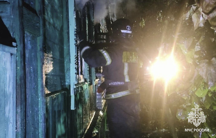 На пожаре в тульском поселке Октябрьский погибла 63-летняя женщина