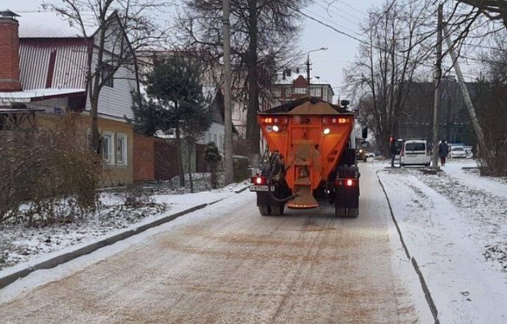 Для уборки Тулы 21 ноября задействуют около 130 единиц техники и больше 30 дорожных машин