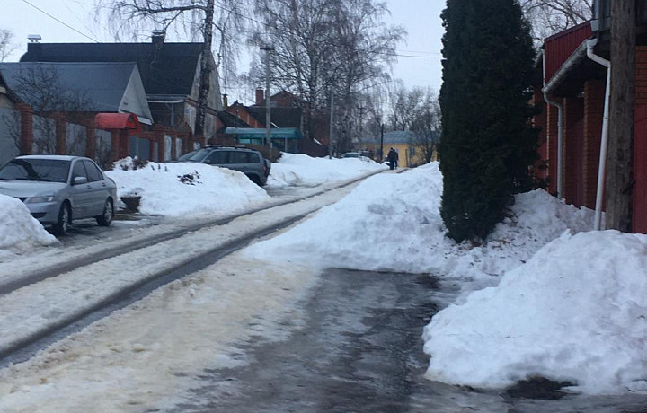 В Богородицке некоторые улицы не расчистили даже через шесть дней после снегопада