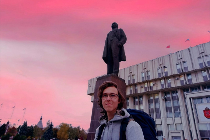 ﻿В Тулу прибыл москвич Дмитрий Лазарев, устроивший путешествие пешком вокруг света