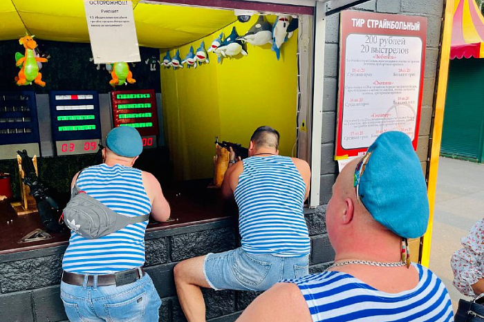 Войска Дяди Васи: Тульские десантники отметили день ВДВ в центральном парке