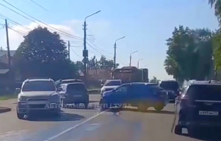 ДТП спровоцировало пробку на улице Кутузова в Туле