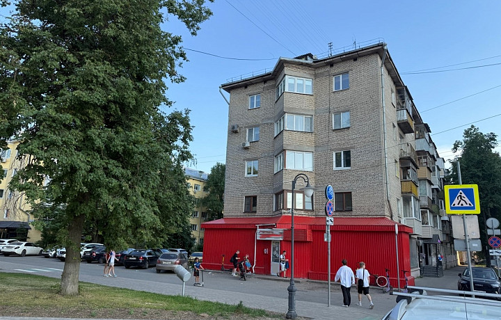 Жители пятиэтажки в Туле «запретили» продавать пиво в алкоточке: как им это удалось?