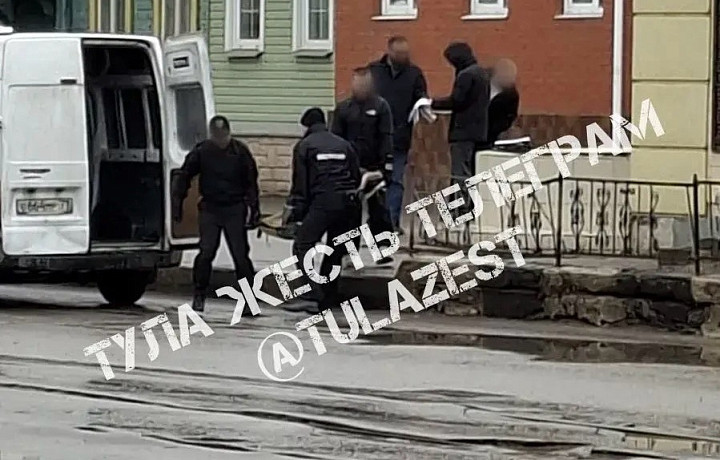 В Туле из фонтана достали труп мужчины