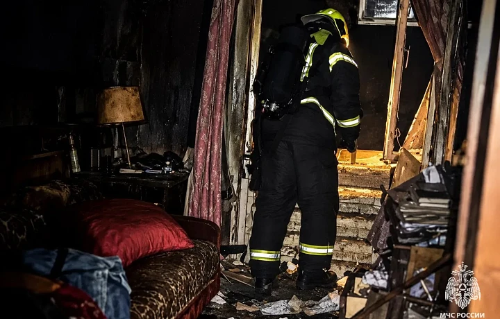 В Донском при пожаре в квартире спасена 80-летняя женщина