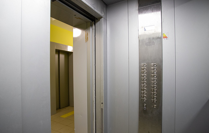 До 2030 года в Тульской области хотят заменить более тысячи лифтов