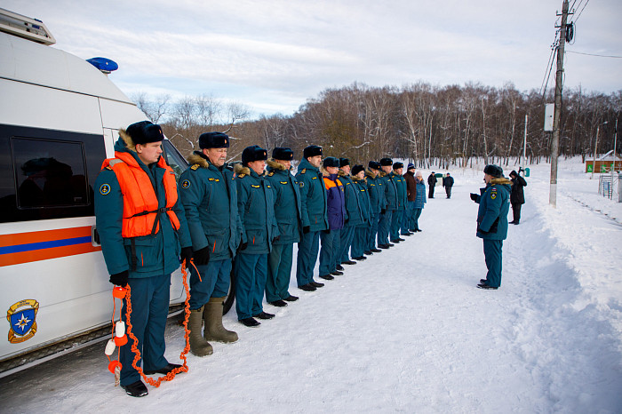 Тульские спасатели провели тренировку по спасению людей из водоемов