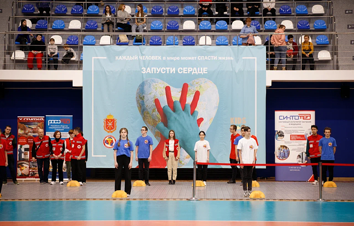 Туляки отработали навыки оказания первой помощи в рамках флешмоба «Дети спасают жизни»