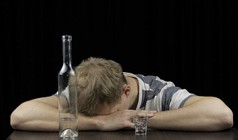 Сигареты и алкоголь: как родителям правильно реагировать на «первые эксперименты» детей?