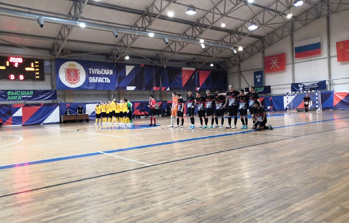 Тульский ТЗМС обыграл «Волгу» по пенальти: у гостей во время серии вратаря удалили за неприличный жест