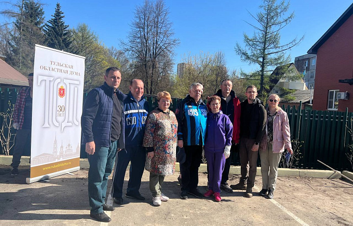 От законотворчества к практике: облдума помогает благоустраивать социальный центр для инвалидов