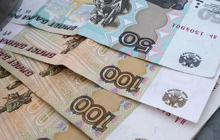 В Ефремове девушка украла у бывшей свекрови 29 120 рублей