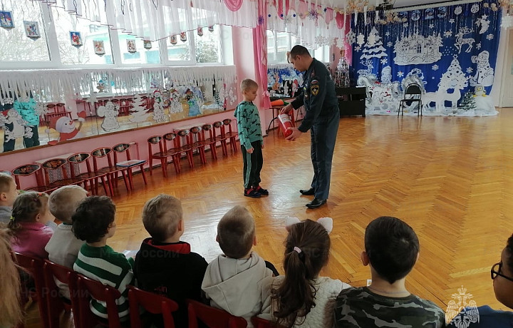 Новомосковским детям рассказали, что делать при пожаре