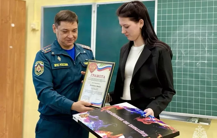 Тульская школьница спасла бабушку во время пожара в собственном доме