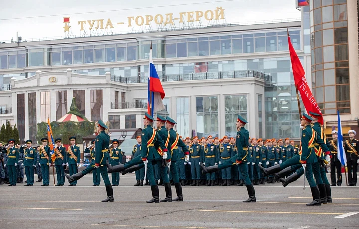 Обновленный ЗРПК «Панцирь-С1» представили на репетиции парада Победы в Туле