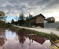 В поселке Михалково под Тулой покраснел пруд