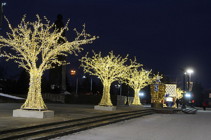 1 декабря на главной новогодней елке Тулы зажгли гирлянды