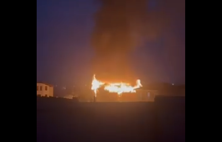 В тульской деревне Медвенка загорелся жилой дом