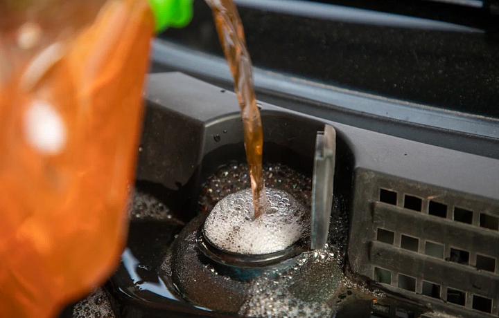 Роспотребнадзор предупредил туляков о метаноле в трех стеклоомывателях