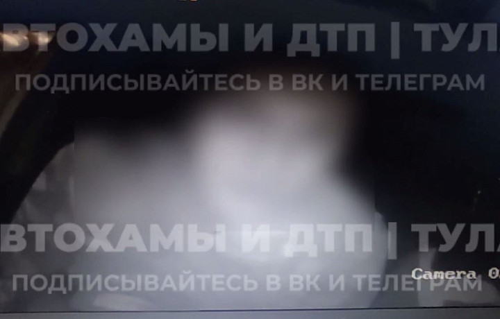 В сети появилось видео с пьяным сотрудником УФСИН, который покусал тульских полицейских