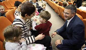 Алексей Эрк поздравил юных туляков с наступающим Новым годом