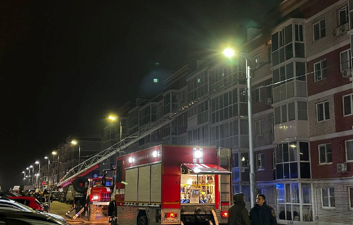 Вынесли два трупа: Смертельный пожар произошел в поселке Петровский в квартире на улице Ивана Бунина