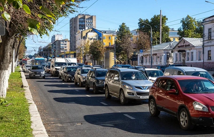 Продажи новых легковых авто в России снизились на 6,5% в августе