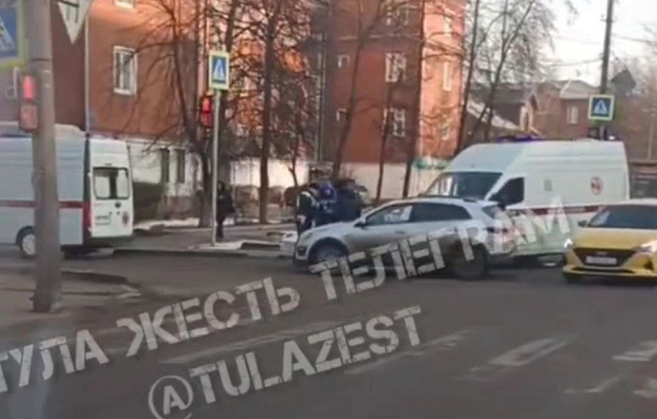 В Туле произошло ДТП с участием машины скорой помощи