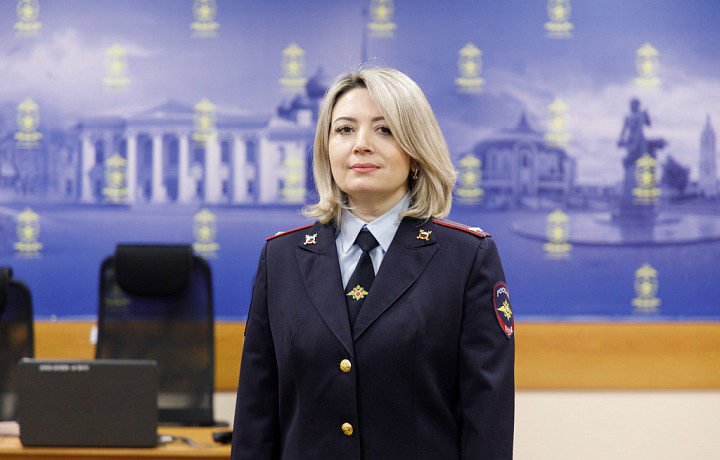 «Атмосфера поездов удивительная»: о жизни под стук колес рассказывает сотрудник транспортной полиции Елена Велуйтис