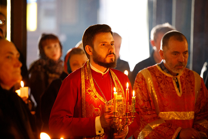 В Туле прошла церемония прощания с худруком тульского драмтеатра Дмитрием Красновым