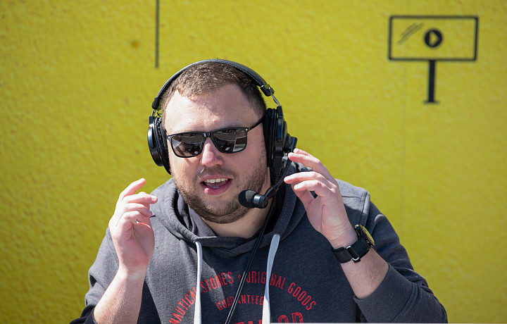 Пропал голос или забыл выключить микрофон: что снится тульским радиоведущим