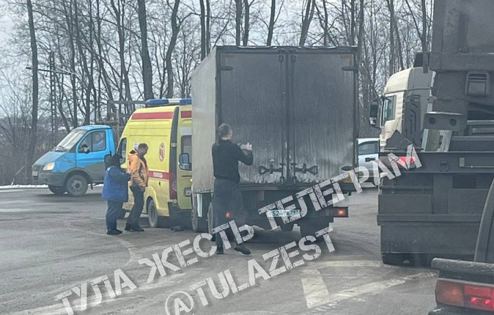 В Туле произошло ДТП с участием машины скорой помощи