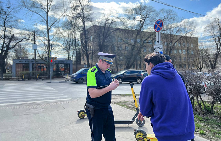 В Туле за один день оштрафовали 15 самокатчиков