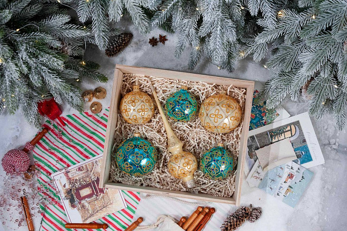 Фабрика новогоднего настроения «КОЛОМЕЕВ»: как заказать корпоративные подарки для продвижения бренда