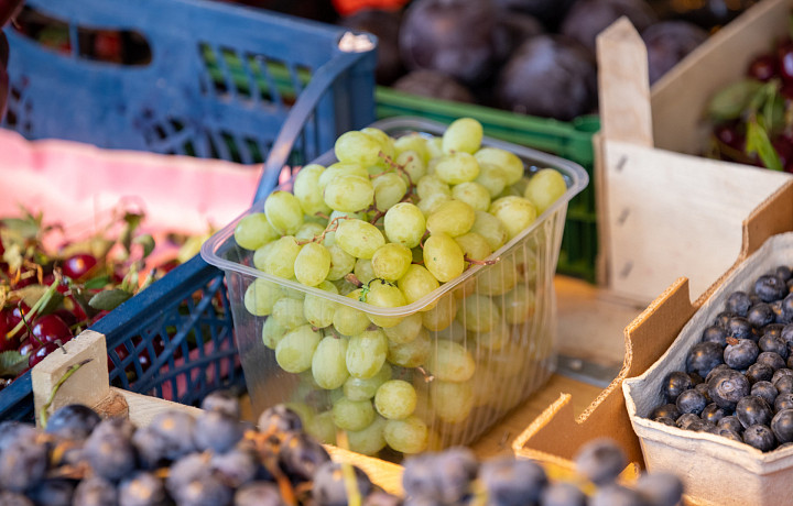 Врач назвал вредные для здоровья фрукты и овощи