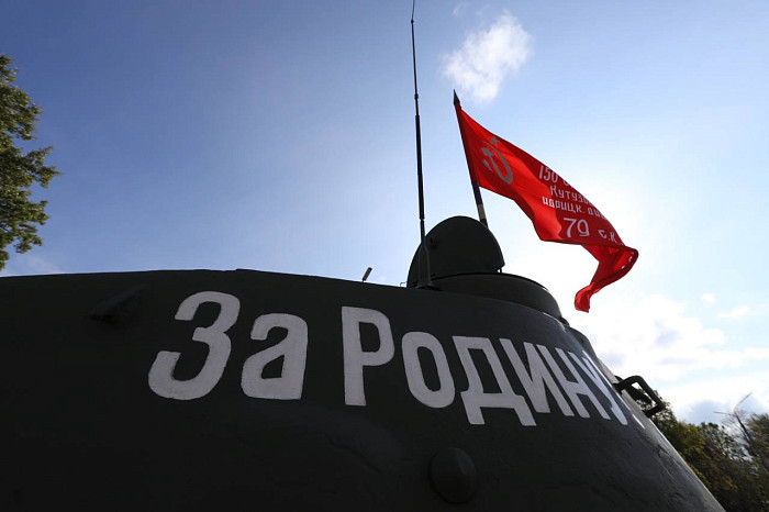 На площади Ленина в Туле прошел Парад Победы: фоторепортаж