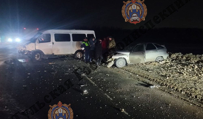 две машины столкнулись.