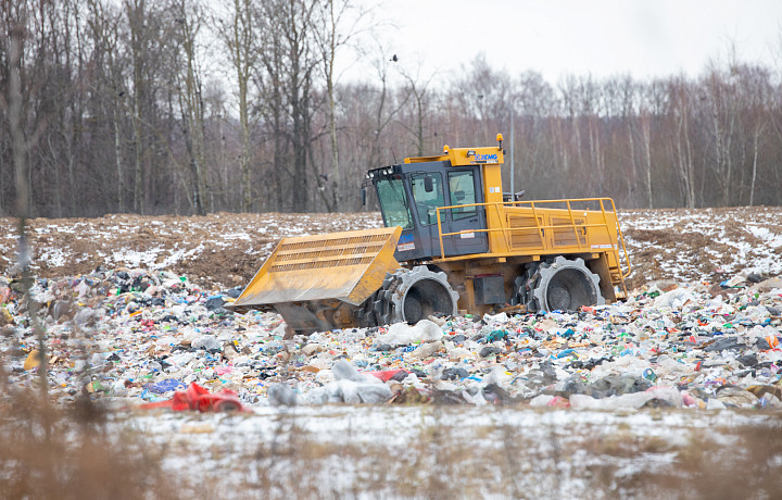 Оранжевые баки, пункты приема вторсырья и перерабатывающие заводы: какова судьба мусора в Тульской области