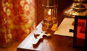 Священник рассказал, можно ли освящать на Пасху мясо и вино