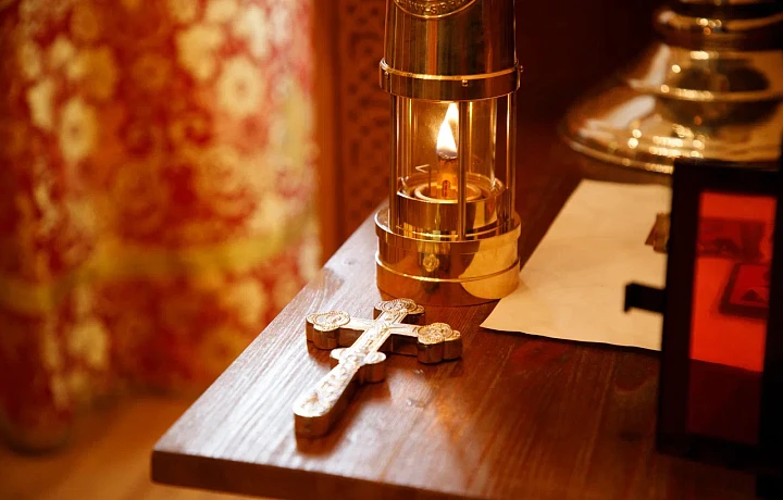 Священник рассказал, можно ли освящать на Пасху мясо и вино