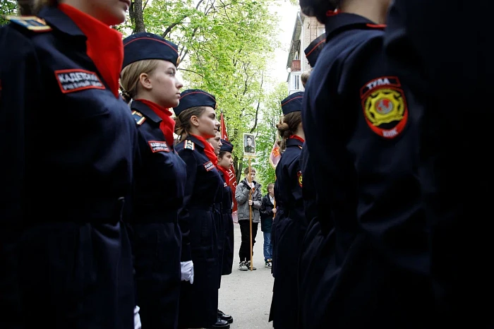 Тульские кадеты и студенты поздравили ветерана Великой Отечественной войны с наступающим Днем Победы